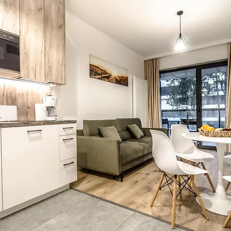 Shellter - Day アパート